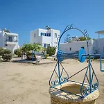 Sophi's L & Agia Anna (Naxos)