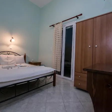 Sophi's L & Айя-Анна