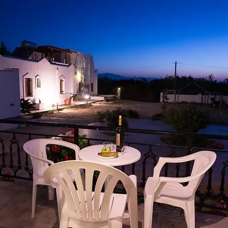 Апартаменты Sophi's L & *