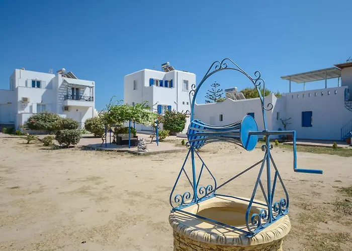 Sophi's L & Agia Anna (Naxos)